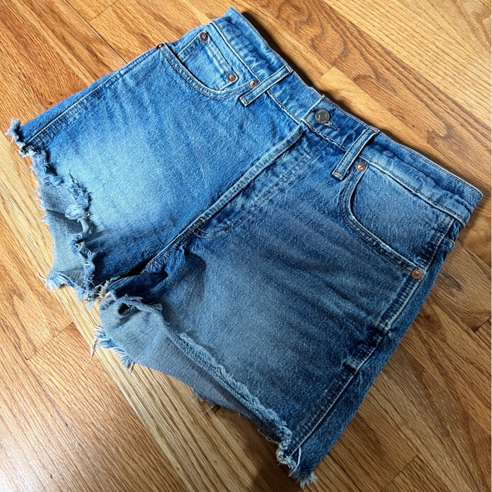 Gap Medium-wash cutoff Jean shorts
